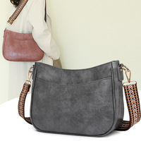 Sac à bandoulière carré en cuir pour femmes Sac à bandoulière en cuir végétalien Léopard avec sangle de guitare Sac à bandoulière