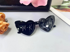 맞춤형 독신 웨딩 파티 선글라스 맞춤형 결혼 날짜 이니셜 사랑 하트 선글라스 선글라스 선물 - Product Image 5