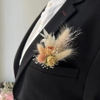 Boutonnière de marié rustique Meadow pour les mariages de printemps et les graduations Corsage de fleurs séchées et accessoire de boutonnière