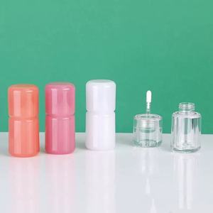 맞춤형 개인 라벨 3ml 미니 립글로스 프로스트 병 독특한 로즈 골드 색상 어린이를위한 핫 스탬핑 플라스틱 지팡이 - Product Image 2