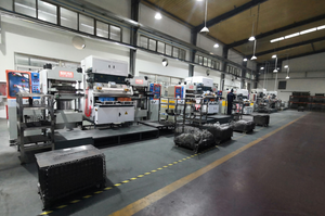 Ligne de traitement des plaquettes de frein prêtes à l'emploi Nouvelle machine de pesage de poudre de poussière de cuivre/acier/<span class=keywords><strong>laine</strong></span>/céramique Matériaux de friction Plaquette de frein - Product Image 6