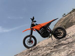 دراجة كهربائية وعرة جديدة للبيع موديل 2026 بقوة 2000 واط وسرعة قصوى 75 كم/ساعة وبطارية قابلة للإزالة 60 فولت 20 أمبير - Product Image 5