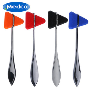 Martillo de percusión triangular Medco de acero inoxidable, herramienta de diagnóstico para examen neurológico y uso ortopédico - Product Image 5