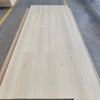 Lantai Kayu Oak Putih Tebal dan Lebar, Diolah Secara Rekayasa, Disikat Kawat, dan Dilapisi UV untuk Desain Interior