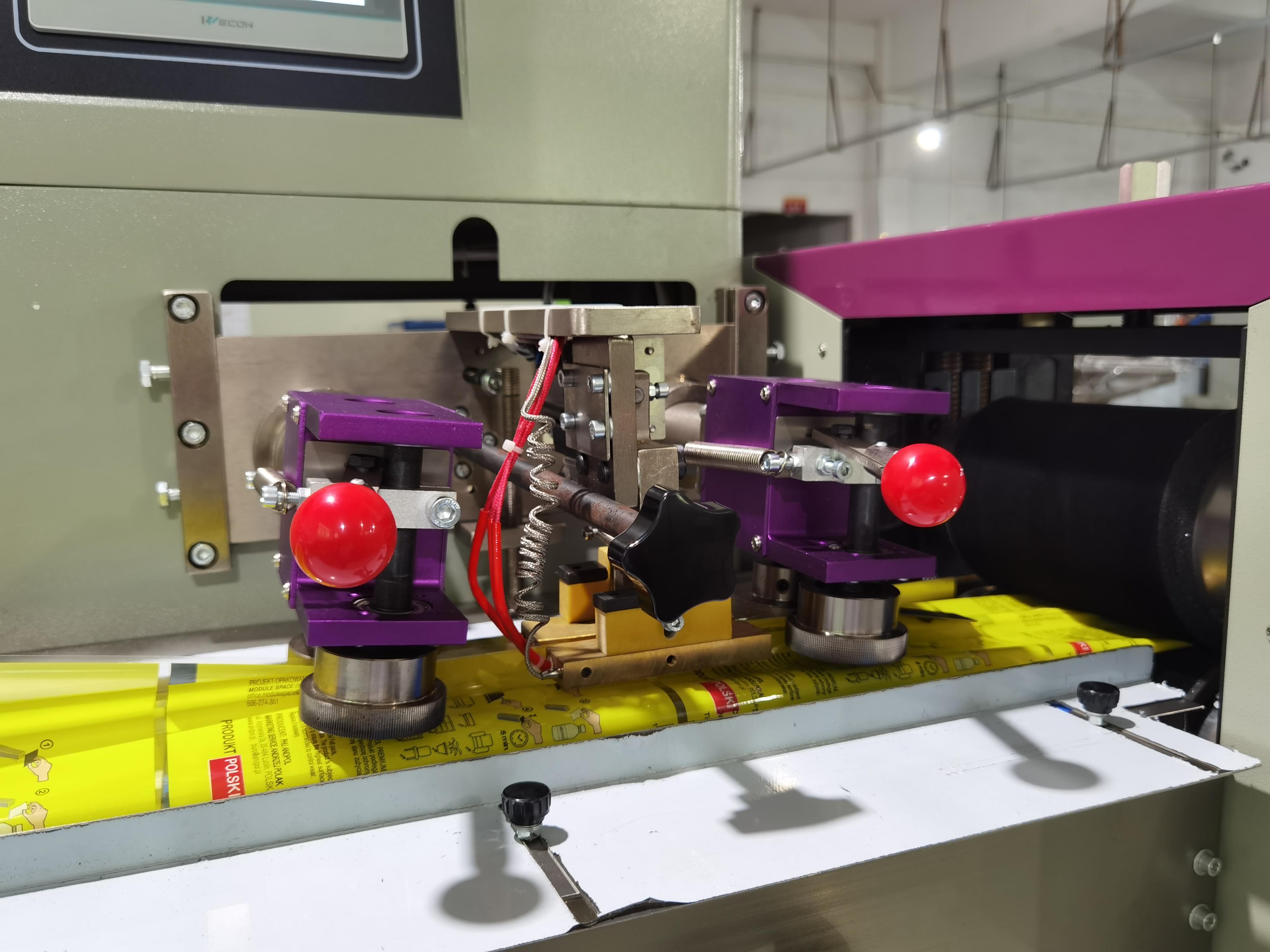 protein bar packaging machine