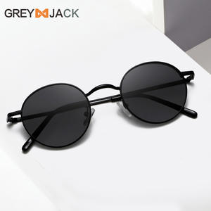 Gafas de Sol Redondas Metálicas Grises Unisex con Protección UV400, Lentes TAC y Montura Negra - Product Image 2