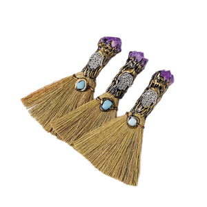 Mini <span class=keywords><strong>scopa</strong></span> di cristallo di ametista naturale-decorazione fatta a mano della <span class=keywords><strong>scopa</strong></span> della <span class=keywords><strong>strega</strong></span> di Halloween con dettagli Geode viola - Product Image 2