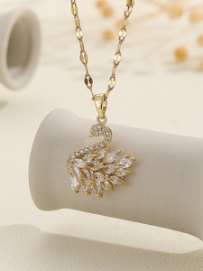 Collar con Colgante de Cisne Rosa Púrpura con Circonitas y Baño de Oro, Elegante y Brillante, Cadena para Clavícula, Joyería de Moda para Mujer - Product Image 3