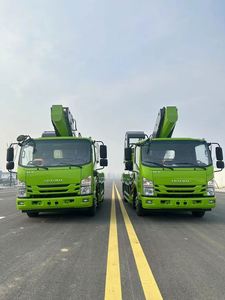 Camion de travail en hauteur ISUZU ELF 30M 4x2, nacelle télescopique, nouveau moteur diesel manuel Euro 6 150-250 CV - Product Image 3