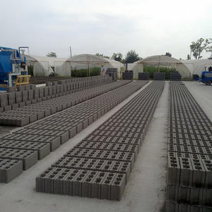 Machine de fabrication de briques en béton FL10-15 entièrement automatique, sans plaque de support mobile, personnalisable et exportable - Product Image 4