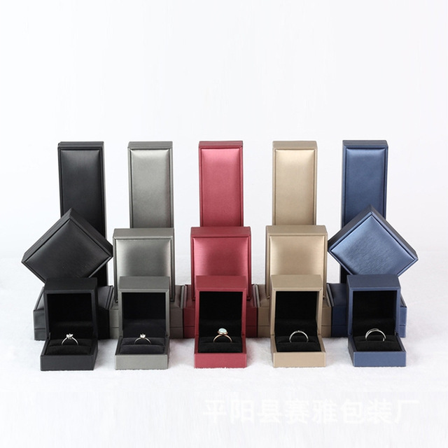 Modern Lady Faux PU Leather Jewelry Ring Storage Display Box Light Luxury Custom Logo Packaging