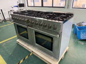 60 pouces. 9,2 Cu. Cuisinière à gaz autonome avec 10 brûleurs hermétiques, four à convection et plaque de cuisson en acier inoxydable - Product Image 1