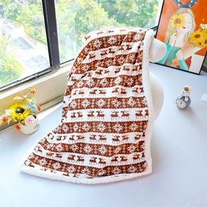 Couverture d'hiver en peluche <span class=keywords><strong>pour</strong></span> cerf Petite couette Double couverture épaissie Couverture de Noël <span class=keywords><strong>pour</strong></span> chat et <span class=keywords><strong>chien</strong></span> - Product Image 3