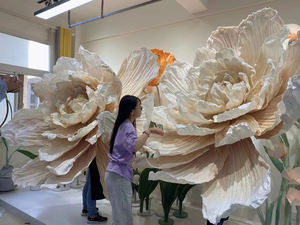 J-201 Gigantesco Fiore di Papavero Anemone Fatto a Mano in Colori Primaverili per Decorazioni di Matrimoni/Feste/Compleanni/Fotografia - Product Image 3