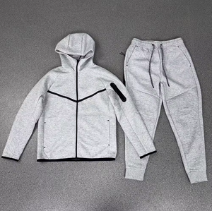 Conjunto de Sudadera con Capucha y Cremallera Negra para Hombre con Logotipo Rojo Goteante, Ropa Casual de Otoño, Material de Forro Polar, Diseño Transpirable - Product Image 4