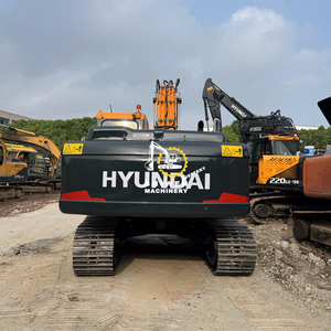 Excavadora de cadenas Hyundai 220 reacondicionada, modelo 2022, capacidad de cazo de 1.0m, bomba de motor incluida, peso operativo de 22T, excelente estado. - Product Image 5