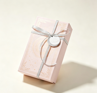 Boîte cadeau rectangulaire personnalisée de luxe en feuille d'argent recyclable avec fermeture magnétique, ruban argenté et étiquette pour bonbons et chocolats de mariage