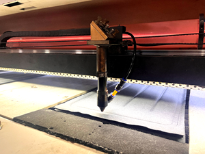 Panneau de plafond acoustique moderne en feutre polyester 3D gaufré pour hôtel, ignifuge et insonorisant avec 90 % de réduction du bruit - Product Image 5