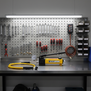 ENERPAC ปั๊มไฮดรอลิกมือโยกน้ำหนักเบา ราคาโรงงาน 700 บาร์ รุ่น P-142 สำหรับดึงกระบอกสูบ ใช้งานได้ 5-8 ปี - Product Image 2