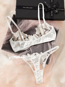 Lencería <span class=keywords><strong>Sexy</strong></span> de Tres Piezas para Mujer al por Mayor, Conjunto de Lencería Erótica Bordada con Diseño Floral, Sujetador y Braguitas - Product Image 2