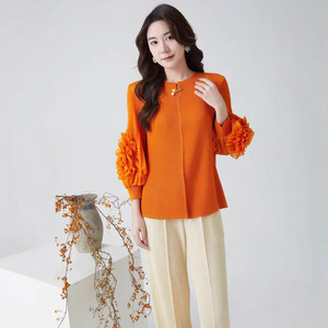 Factory-direct 2026 Spring New Design Vintage Bow Collar Flower-Sleeve Dragon Scale Pleats Loose Plus-Size Slimming Pleated <strong>Top</strong> - Product Image 4