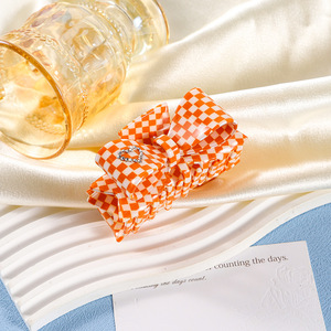 Kinling tùy chỉnh Acetate vuốt tóc 2025 thanh lịch Kim cương bướm thiết kế trong màu sắc mới OEM/ODM sản phẩm - Product Image 3