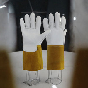 ถุงมือเชื่อม TIG หนังวัวแบบพรีเมี่ยมถุงมือนิรภัยระบายอากาศความหนา7ออนซ์ความยาว14นิ้วทนทานปรับแต่งโลโก้ได้ - Product Image 3
