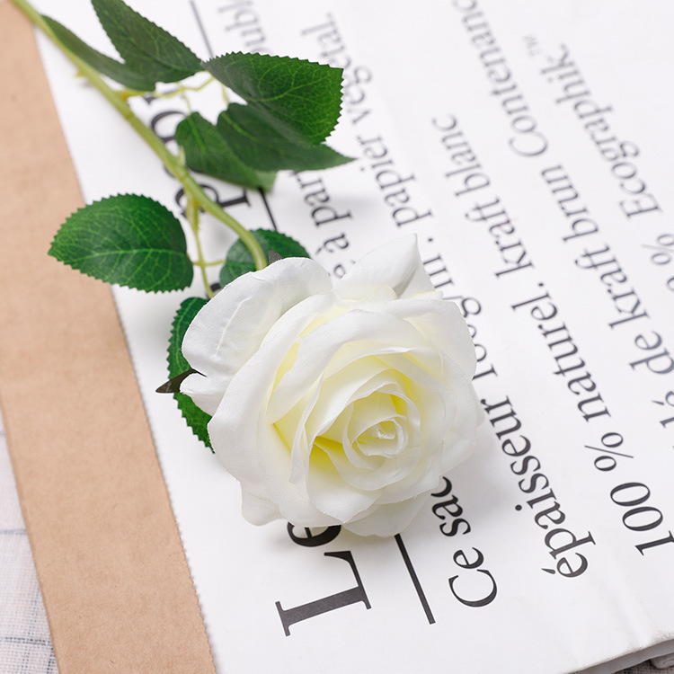 Cabeza de flor [blanco lechoso]