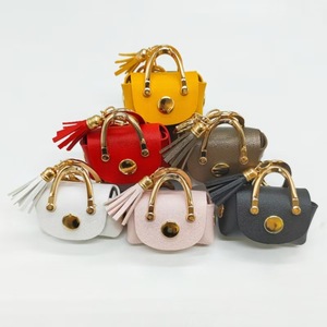 Hot Sale Women's Light Luxury Vintage Headphone Keychain New Unique PU Leather Hanging Keychains Durable Unique Personality