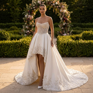 Robe de mariée vintage élégante en satin brodée à la main, coupe trapèze, décolleté sans bretelles, longueur ras du sol, en tulle, taille naturelle, ornée de cristaux - Product Image 6