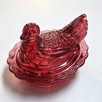 Vente en gros d'usine OEM Pot à bonbons en verre vintage avec motif poule sur nid, récipient en verre gaufré en forme de poulet pour la décoration de la maison et les fêtes de Pâques