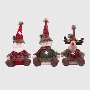 Ensemble de 3 adorables poupées en peluche de Noël, Père Noël, Bonhomme de neige, Renne, pour la décoration de la table de Noël à la maison - Product Image 1