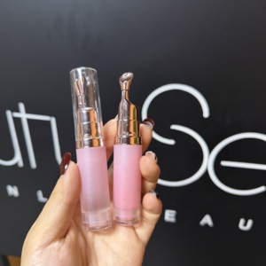High Quality Hyaluronic Acid Temperature Changing Color Lip Gloss Oil Vegan <strong>Organic</strong> Moisturizing Plumper Private Label Lip Oil - Product Image 3
