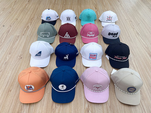 Luxuriöse Schnelltrocknende Wasserdichte Mesh-Baseballkappe Strukturierte Hochkrone für Herren Damen Individuelles Stickerei-Logo 100% Polyester <span class=keywords><strong>Gold</strong></span> - Product Image 2