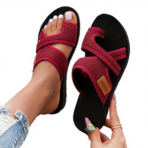 Chaussures aquatiques tendance et antidérapantes pour femmes, style européen et américain, à bout ouvert, résistantes à l'usure - Product Image 1
