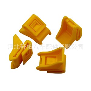 Xuanyou Auto Parts Rear Bumper <b>Trim</b> Mounting <b>Clip</b> 85284-EG000 Yellow 34x19.7x24.9mm For Nissan GT-R Infiniti - Product Image 4