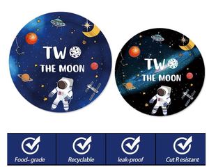 Piatto di Carta Monouso Fustellato 9x10 Pollici FOIL Galassia Luna per <span class=keywords><strong>2</strong></span>° Compleanno, Cartoncino Bianco 350gsm, Articoli per Feste Approvati FDA - Product Image 4