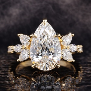 Bague de fiançailles pour femme en or 14 carats avec diamant de laboratoire taille marquise et pierres incrustées, design solitaire de luxe - Product Image 1
