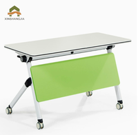 Table de formation pliable et empilable à plateau relevable avec bordure en mélamine, structure en acier et roulettes verrouillables pour bureau, salle de classe et formation