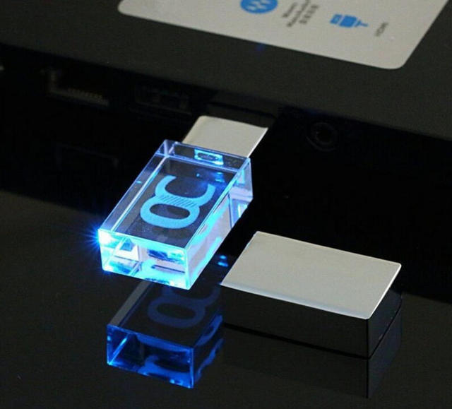 Custom Logo 3D Printed Crystal USB Stick Free Sample 8GB USB Flash Drive Transparent Glass Pendrive USB 2.0 3.0