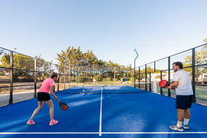 Solución Integral para Pistas de Pádel para Clubes y Resorts: Diseño, Fabricación e Instalación Completos, Soporte para Pistas de Tenis - Product Image 6