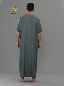 เสื้อคลุมสำหรับละหมาดผู้ชาย Al Haramain ผ้าโพลีเอสเตอร์ผสมวิสโคส แขนสั้น ลายชนเผ่า เรียบร้อย ยาวคลุมเท้า ทรงปกติ สง่างาม - Product Image 5