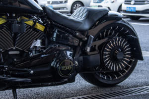 Rines Delanteros y Traseros Forjados en 3D para Motocicleta <span class=keywords><strong>Harley</strong></span> Softail Fat Boy Breakout Street Bob Low Rider S 2018-2024 - Product Image 5