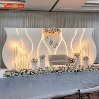 Panneau de fond en acrylique avec bande LED en forme de S personnalisée SMS, décoration de scène de mariage, grande arche ondulée