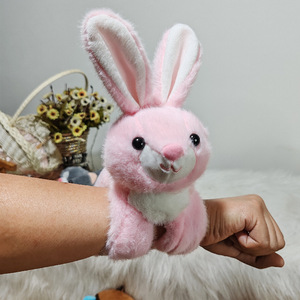 ตุ๊กตาสัตว์การ์ตูน แพนด้า คาปิบารา แหวนข้อมือตุ๊กตาขนนุ่ม ของเล่นตุ๊กตาขนนุ่มสุดนุ่ม สำหรับทุกเพศ - Product Image 4