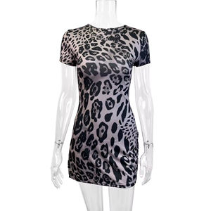 Vestido de leopardo ajustado a la cadera al por mayor, moderno y sexy, de tejido no tejido. - Product Image 5