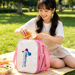 Sac isotherme de plage Millan Panic Buying noir personnalisé avec logo de marque, lavable, pour 12 canettes, idéal pour les pique-niques en extérieur - Product Image 1