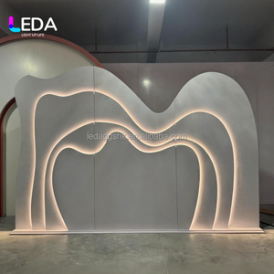 LEDA - Fondo de Escenario 3D con Luz Blanca Cálida, Decoración para Bodas, Panel de Fondo de PVC Acrílico con Forma de Ola Blanca para Eventos - Product Image 2