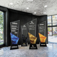 Trophées en cristal personnalisés en usine avec des motifs imprimés par UV pour les réunions annuelles de l'entreprise, les compétitions et les souvenirs d'affaires.