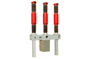 Disjoncteur SF6 série LW8, haute tension, triphasé, montage sur poteau extérieur, 630A pour produits MV&HV - Product Image 1